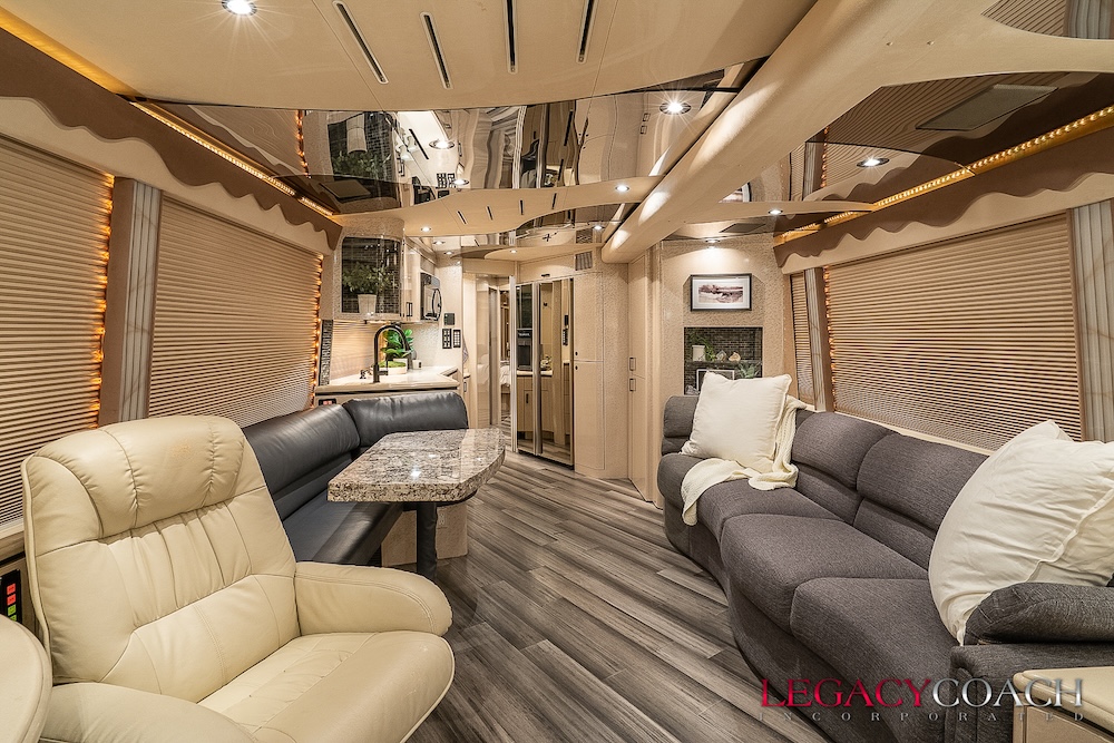 2005 Prevost Marathon H3-45 For Sale