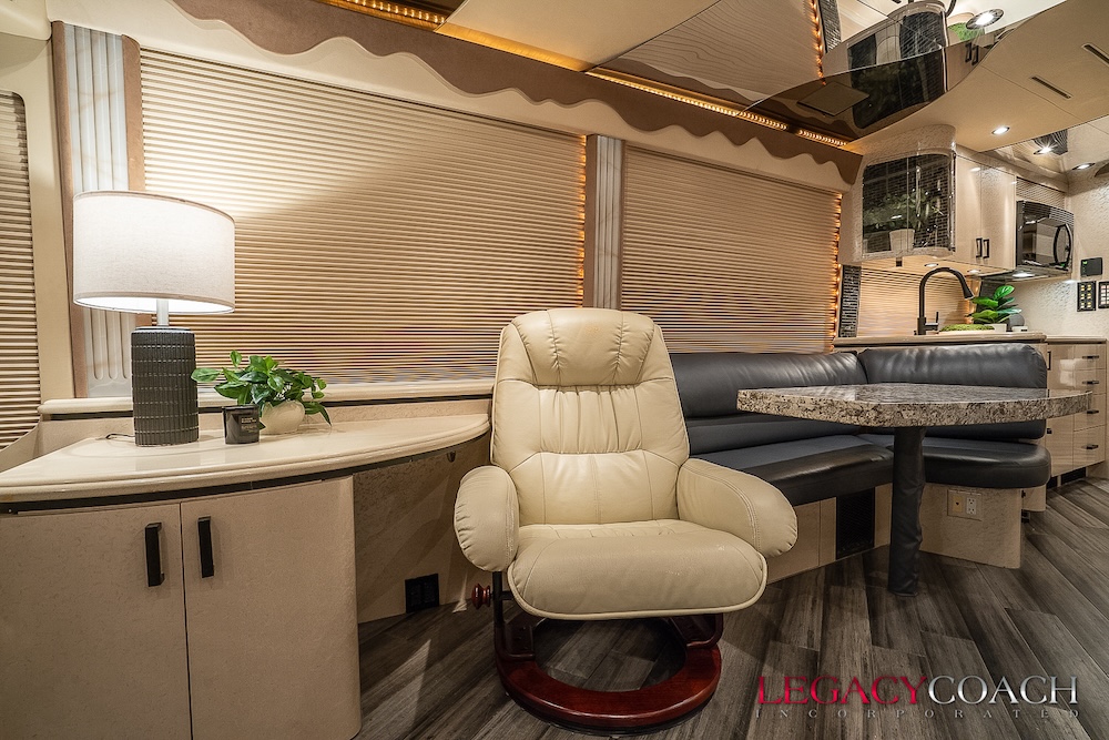 2005 Prevost Marathon H3-45 For Sale