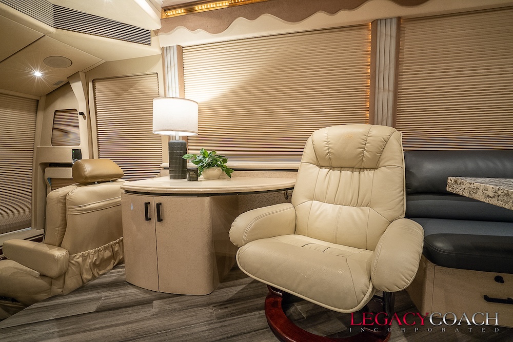 2005 Prevost Marathon H3-45 For Sale