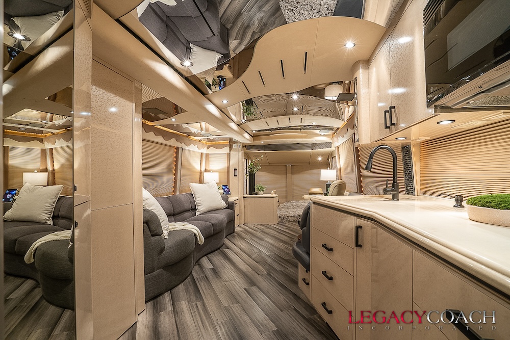 2005 Prevost Marathon H3-45 For Sale