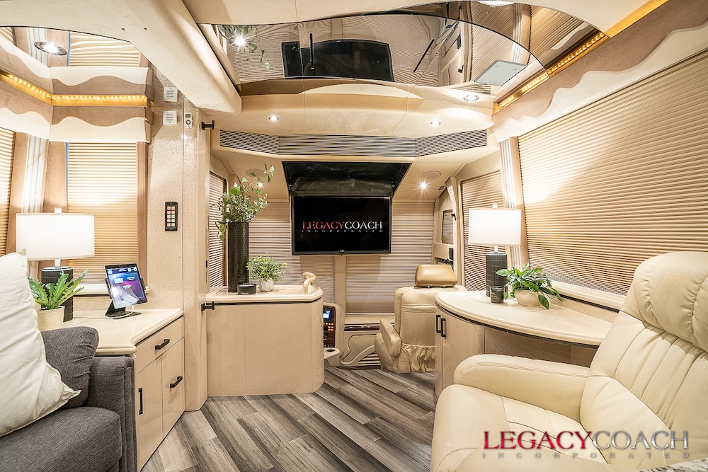 2005 Prevost Marathon H3-45 For Sale