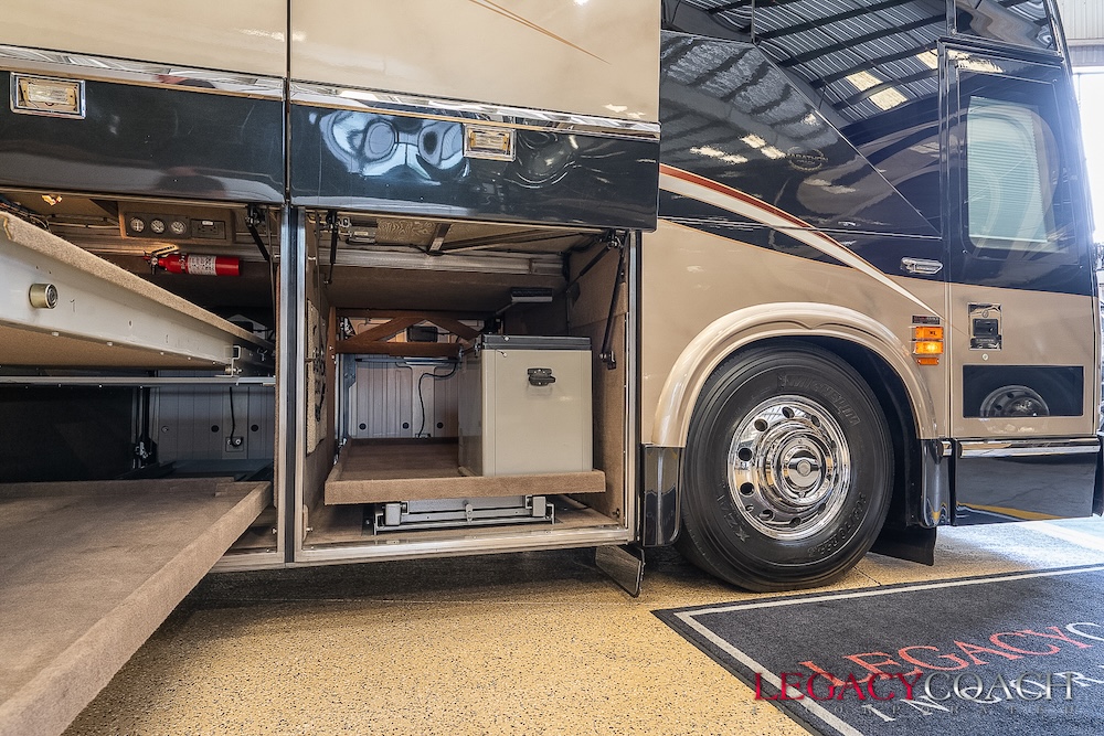 2005 Prevost Marathon H3-45 For Sale