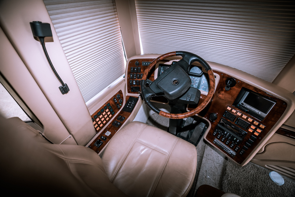 2005 Prevost Marathon H345Double Slide