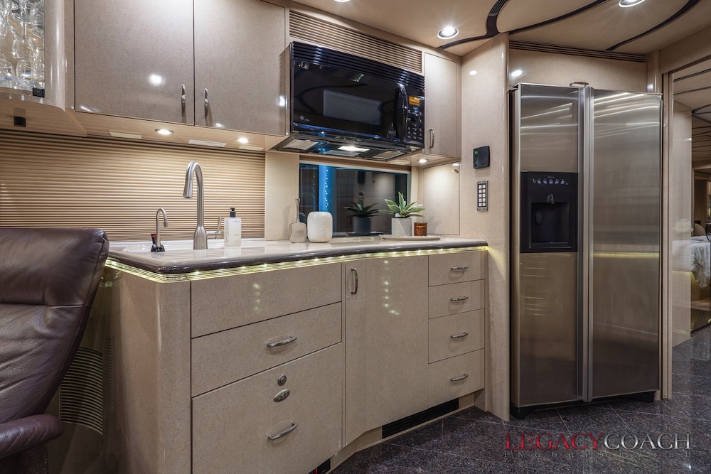 2005 Prevost Marathon XLII For Sale