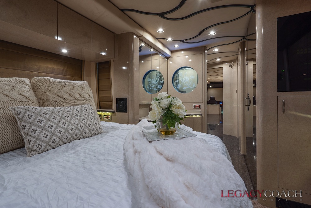 2005 Prevost Marathon XLII For Sale