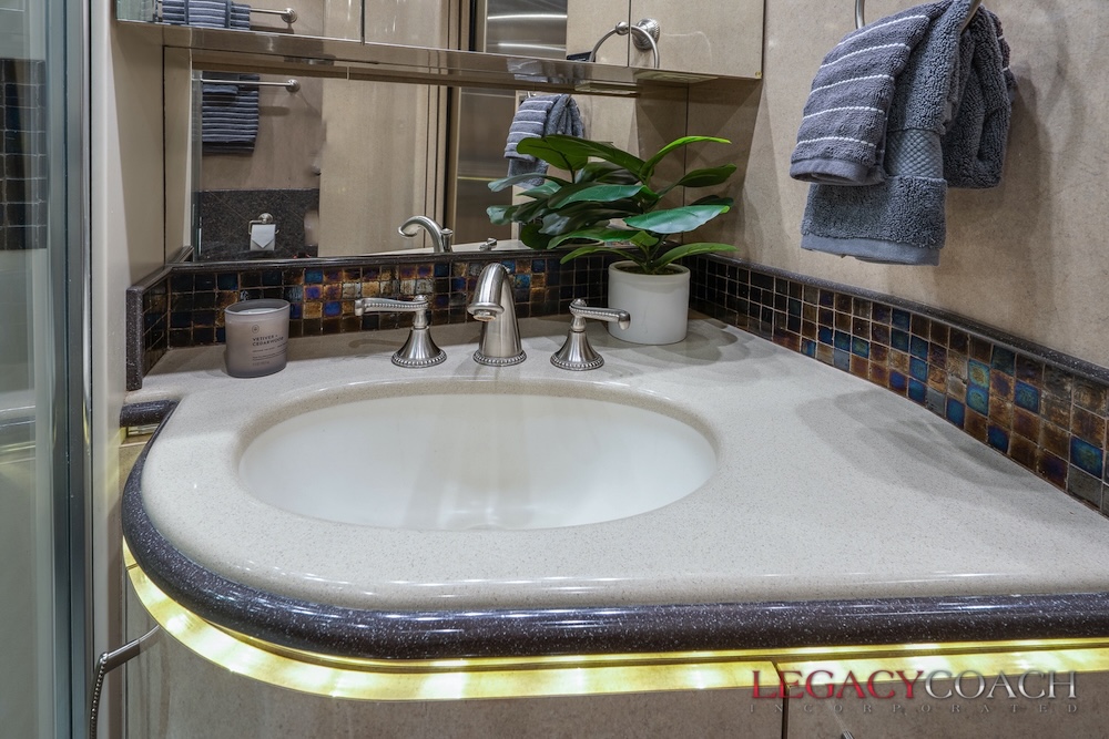 2005 Prevost Marathon XLII For Sale