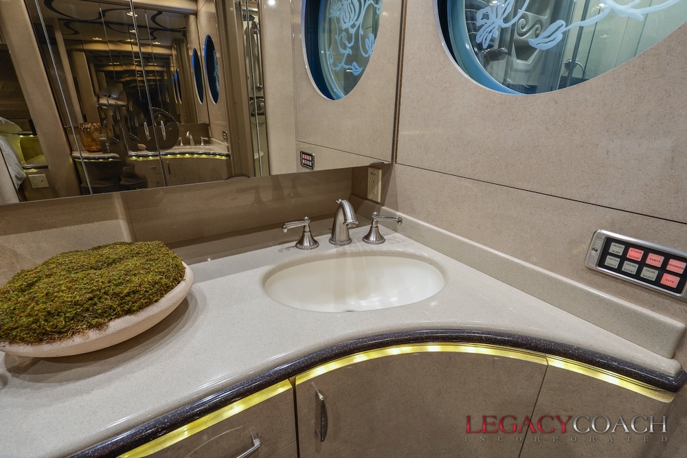 2005 Prevost Marathon XLII For Sale