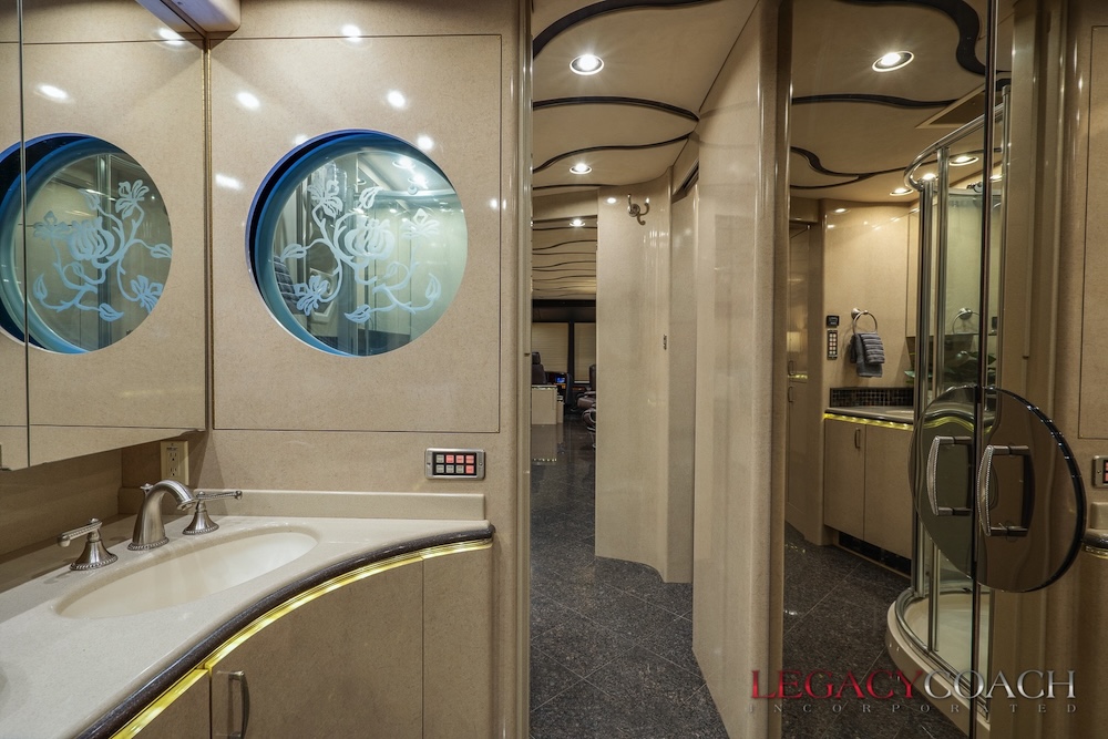 2005 Prevost Marathon XLII For Sale