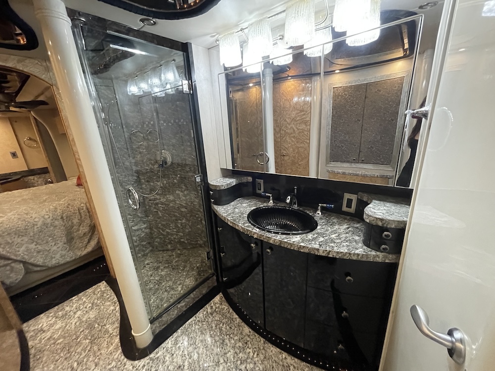 2005 Prevost  Millennium H3-45 For Sale