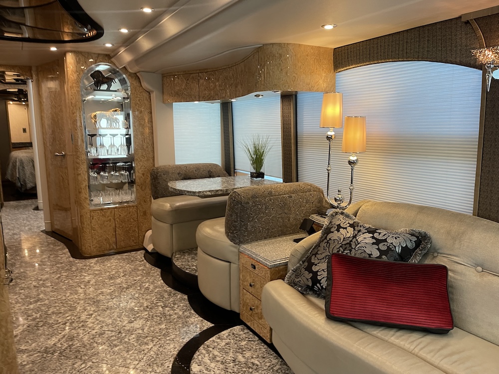 2005 Prevost  Millennium H3-45 For Sale