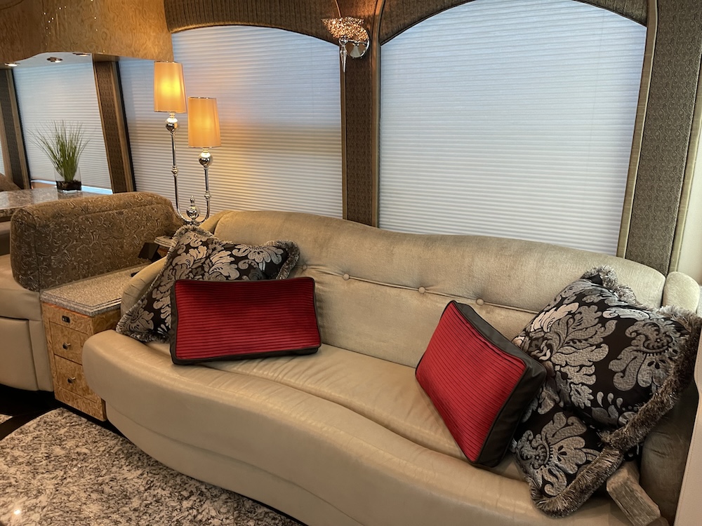 2005 Prevost  Millennium H3-45 For Sale