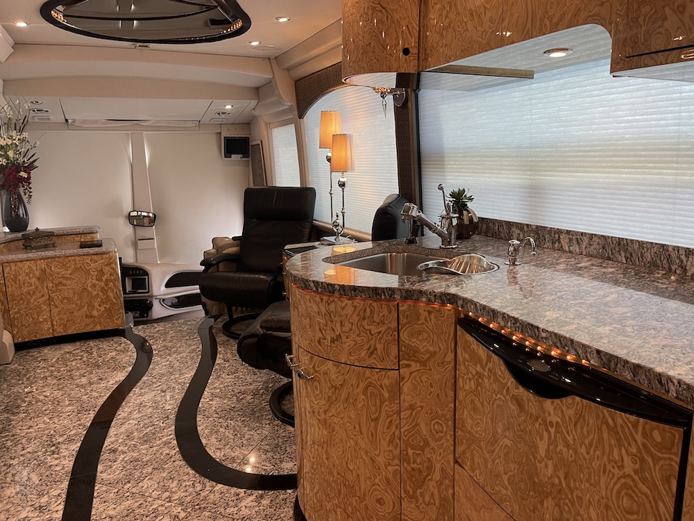 2005 Prevost  Millennium H3-45 For Sale
