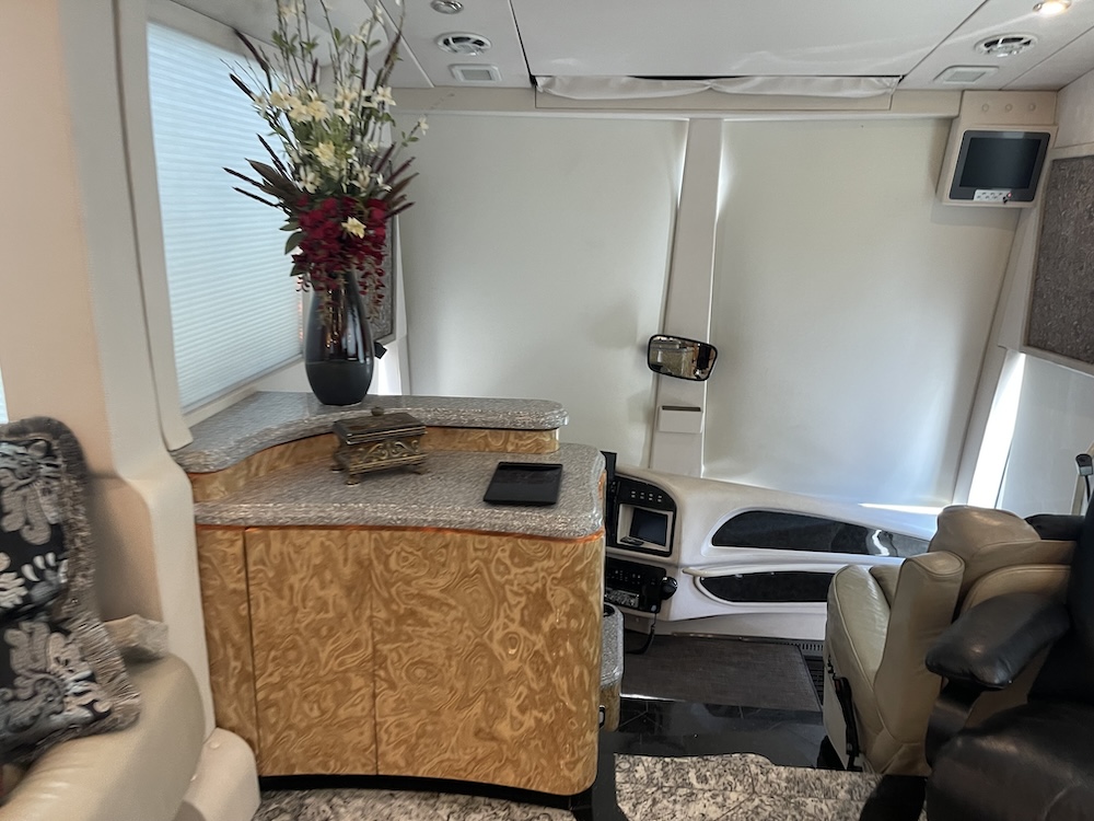 2005 Prevost  Millennium H3-45 For Sale