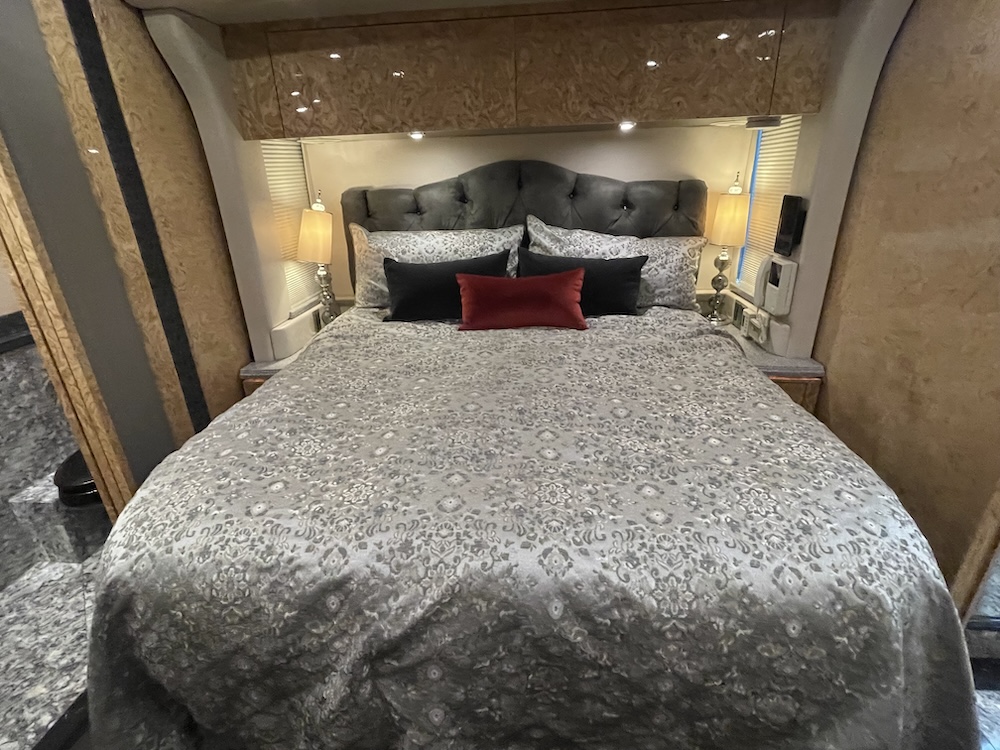 2005 Prevost  Millennium H3-45 For Sale