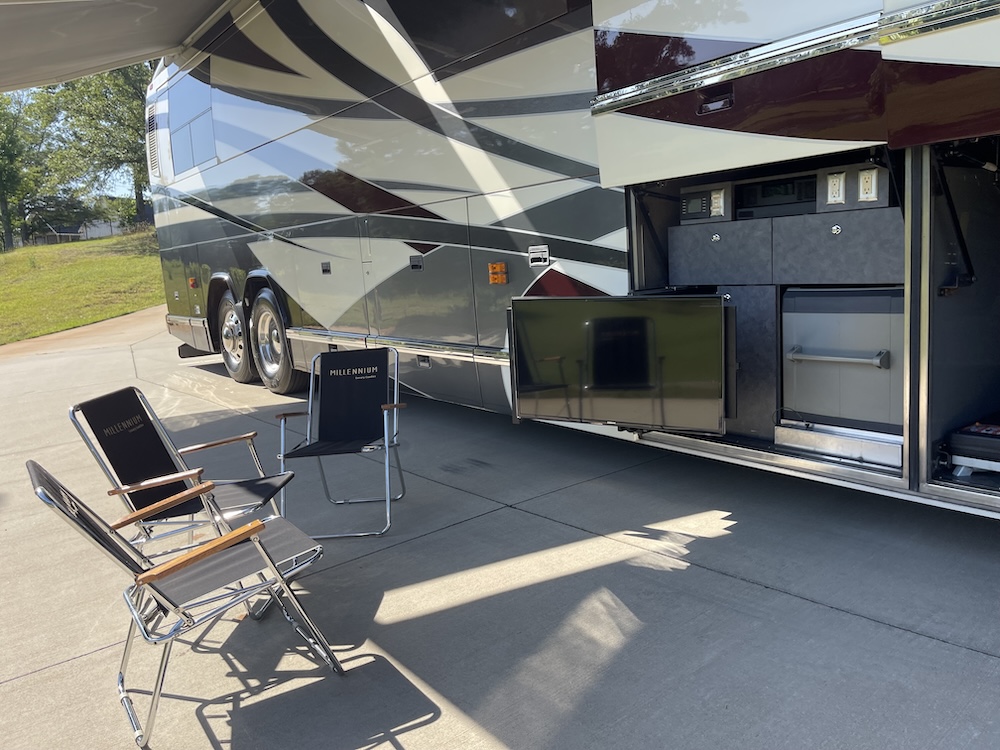 2005 Prevost  Millennium H3-45 For Sale