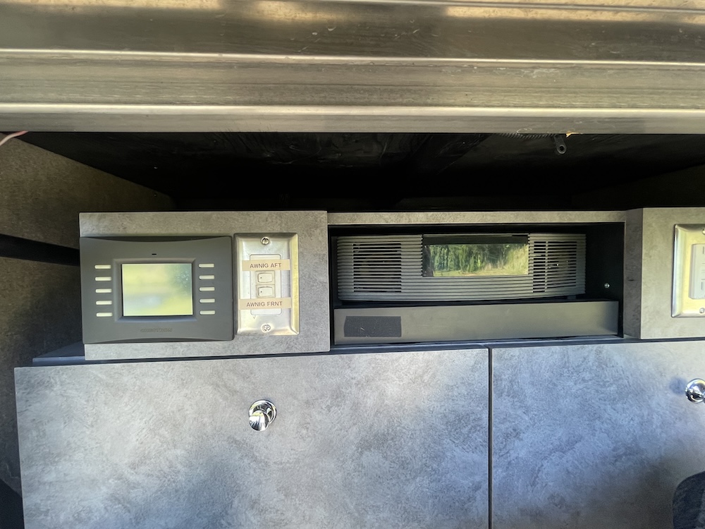 2005 Prevost  Millennium H3-45 For Sale