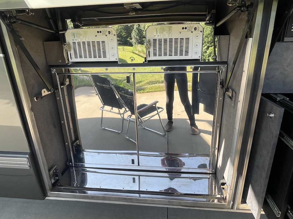 2005 Prevost  Millennium H3-45 For Sale