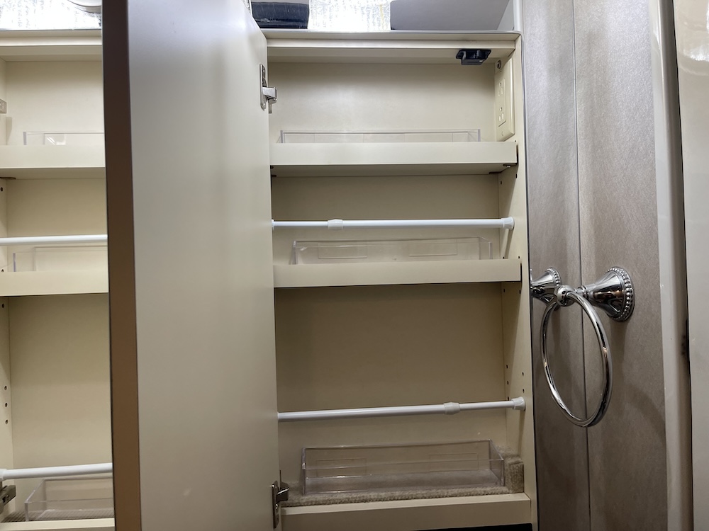 2005 Prevost  Millennium H3-45 For Sale