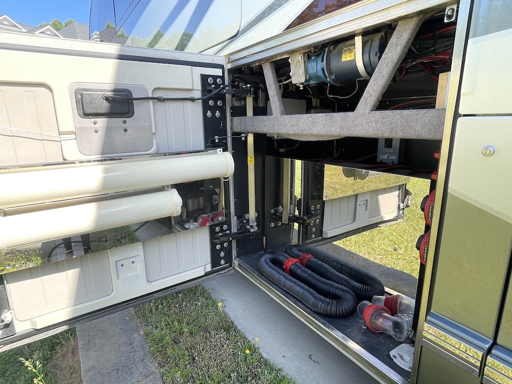 2005 Prevost  Millennium H3-45 For Sale