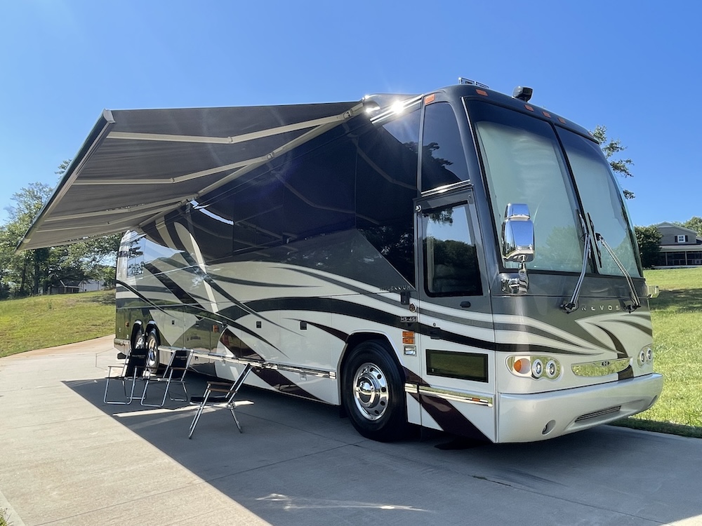 2005 Prevost  Millennium H3-45 For Sale