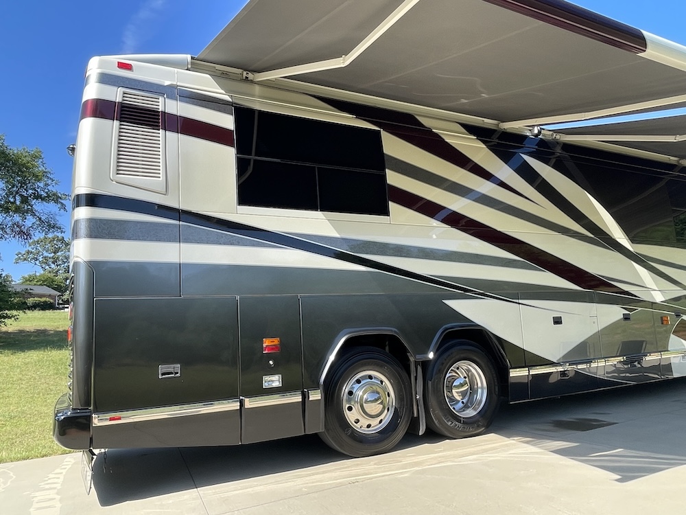 2005 Prevost  Millennium H3-45 For Sale