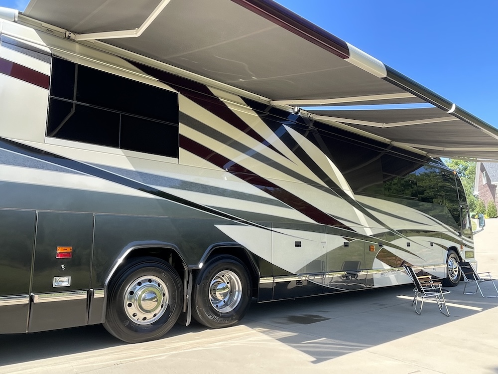 2005 Prevost  Millennium H3-45 For Sale