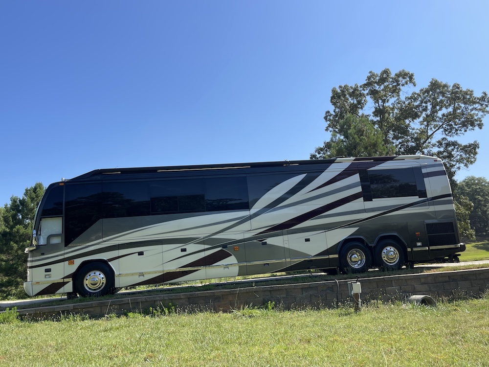 2005 Prevost  Millennium H3-45 For Sale