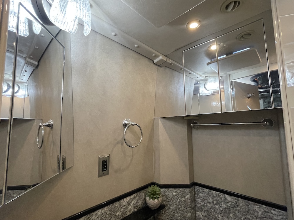 2005 Prevost  Millennium H3-45 For Sale