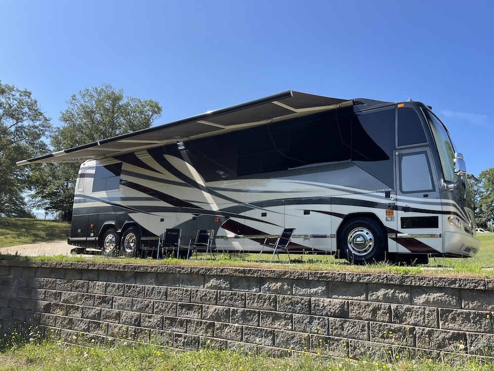 2005 Prevost  Millennium H3-45 For Sale