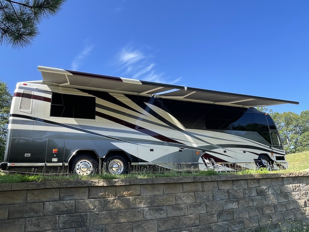 2005 Prevost  Millennium H3-45 For Sale