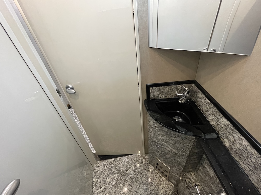 2005 Prevost  Millennium H3-45 For Sale