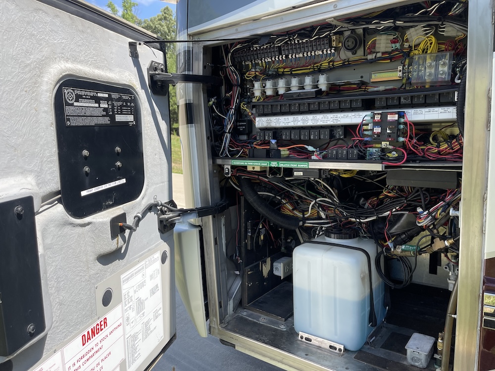 2005 Prevost  Millennium H3-45 For Sale