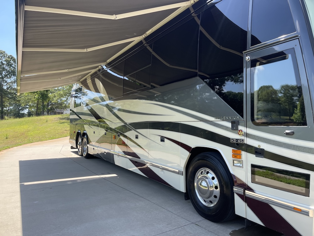 2005 Prevost  Millennium H3-45 For Sale