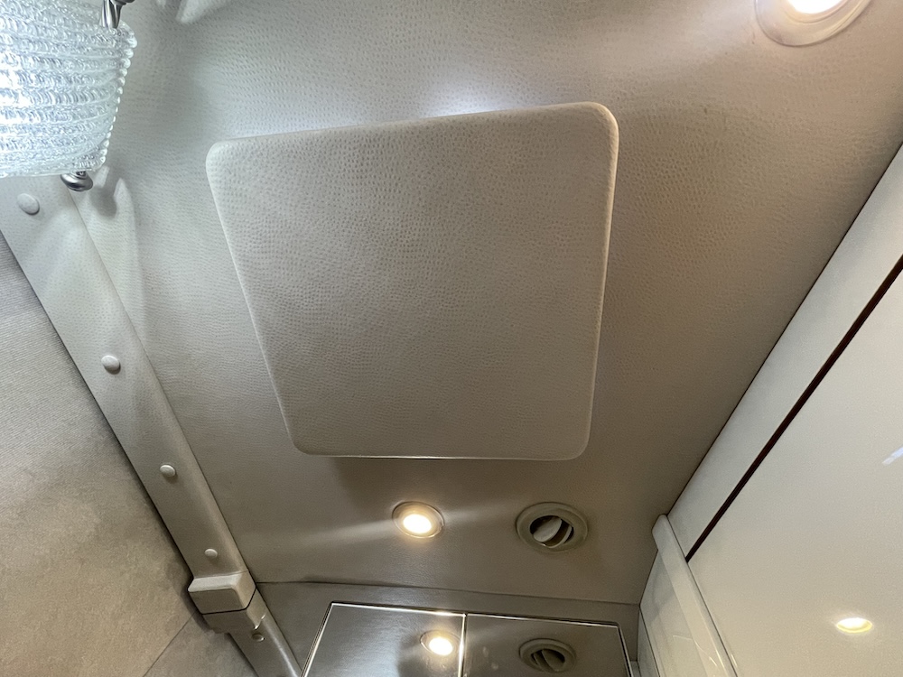 2005 Prevost  Millennium H3-45 For Sale