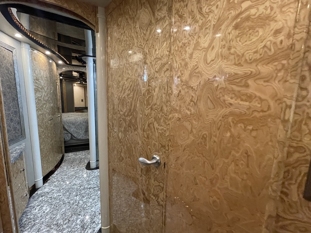 2005 Prevost  Millennium H3-45 For Sale