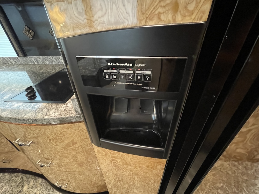 2005 Prevost  Millennium H3-45 For Sale