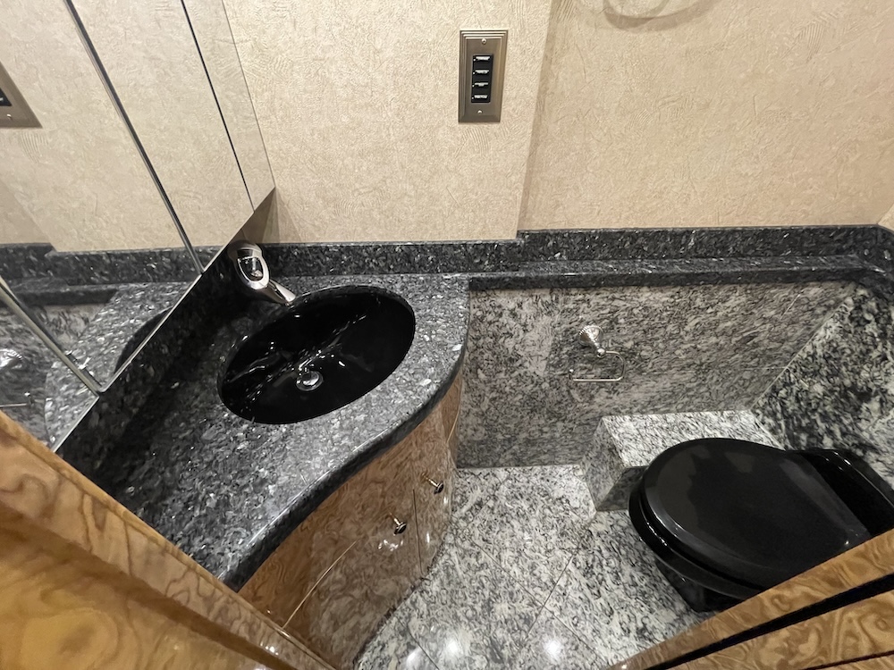 2005 Prevost  Millennium H3-45 For Sale