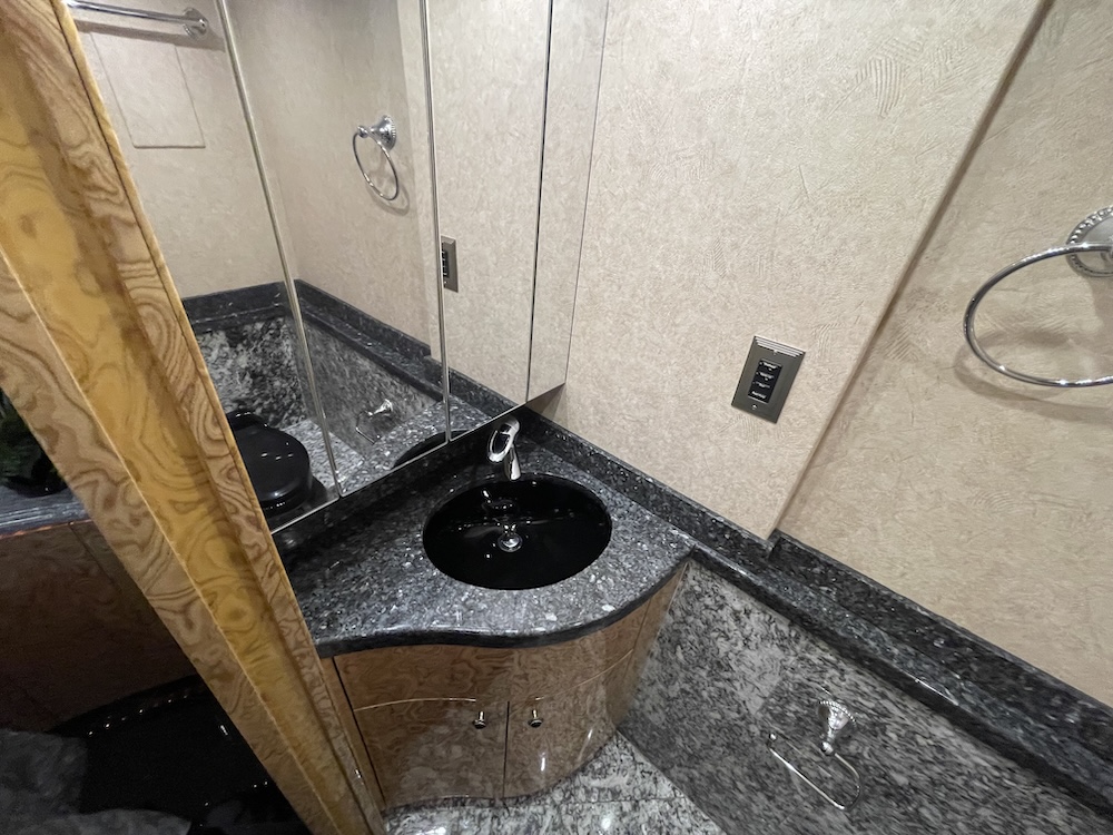 2005 Prevost  Millennium H3-45 For Sale
