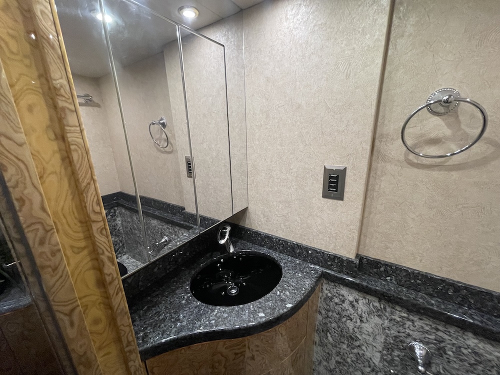 2005 Prevost  Millennium H3-45 For Sale