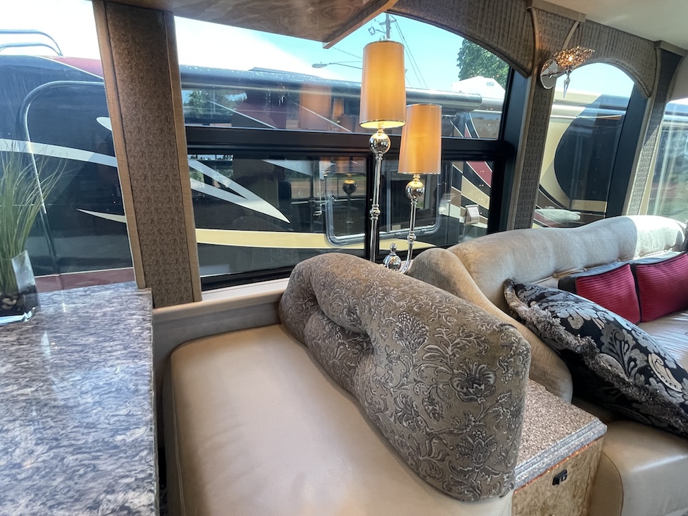 2005 Prevost  Millennium H3-45 For Sale