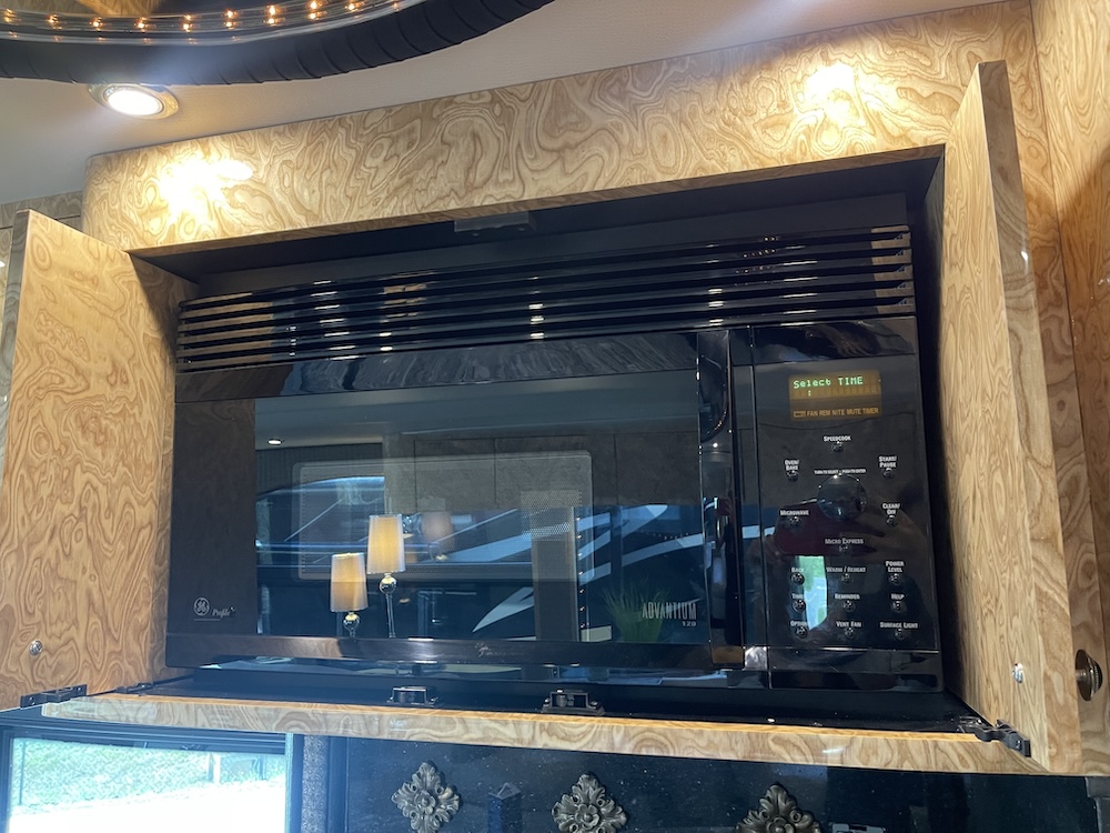2005 Prevost  Millennium H3-45 For Sale