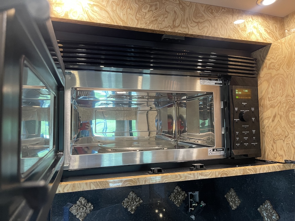 2005 Prevost  Millennium H3-45 For Sale