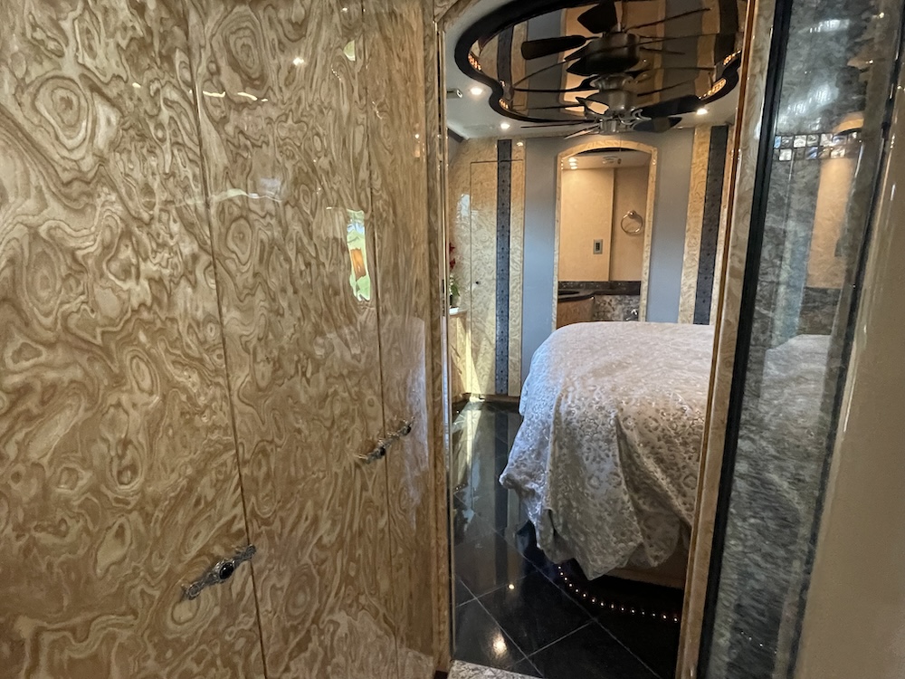 2005 Prevost  Millennium H3-45 For Sale