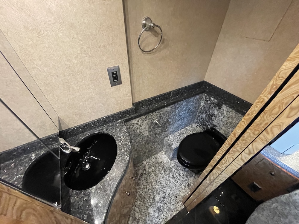2005 Prevost  Millennium H3-45 For Sale