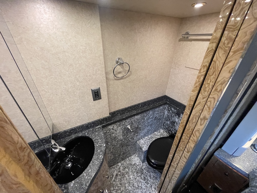 2005 Prevost  Millennium H3-45 For Sale