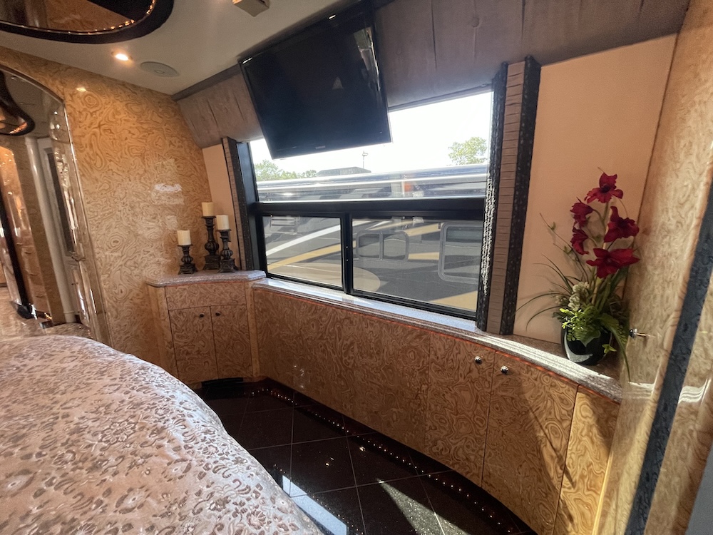 2005 Prevost  Millennium H3-45 For Sale