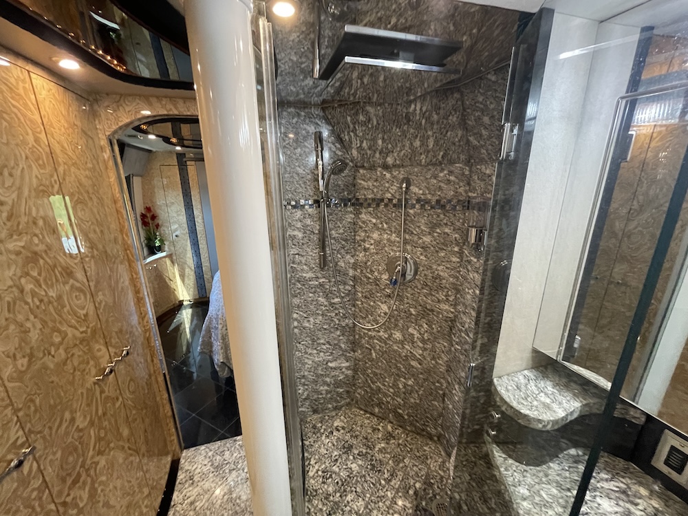 2005 Prevost  Millennium H3-45 For Sale