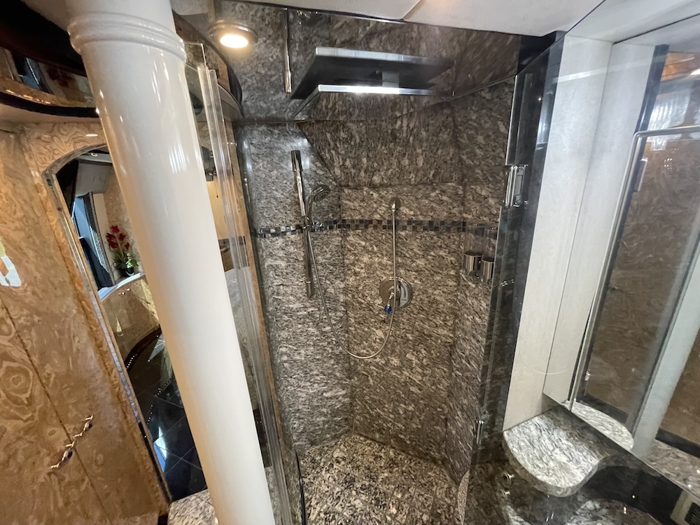 2005 Prevost  Millennium H3-45 For Sale