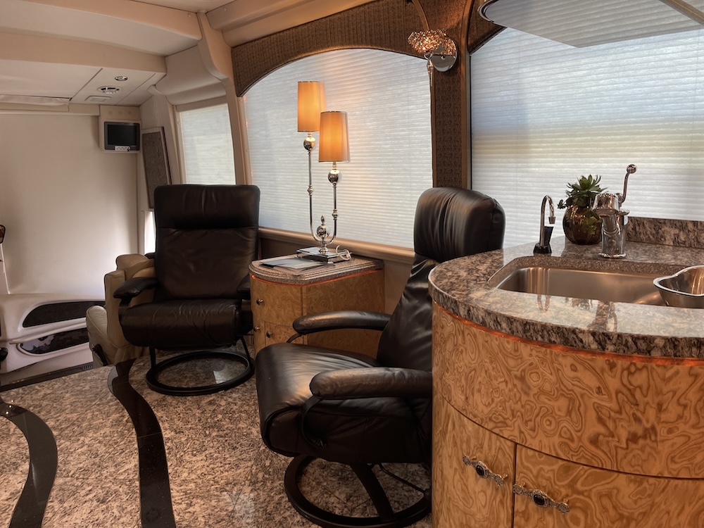 2005 Prevost  Millennium H3-45 For Sale