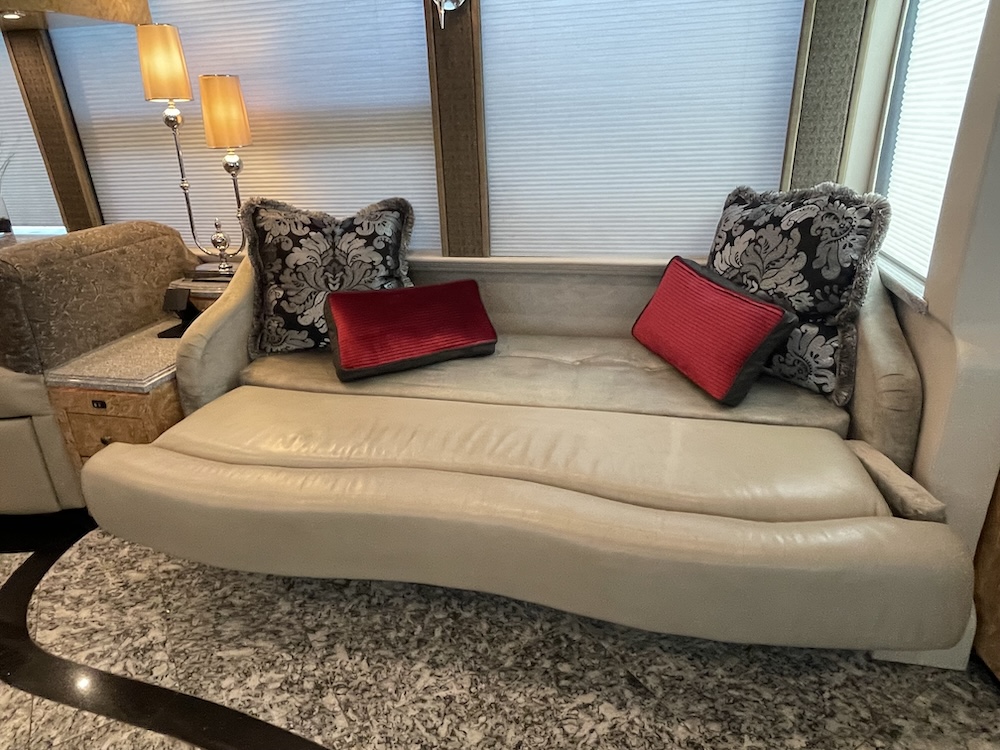 2005 Prevost  Millennium H3-45 For Sale